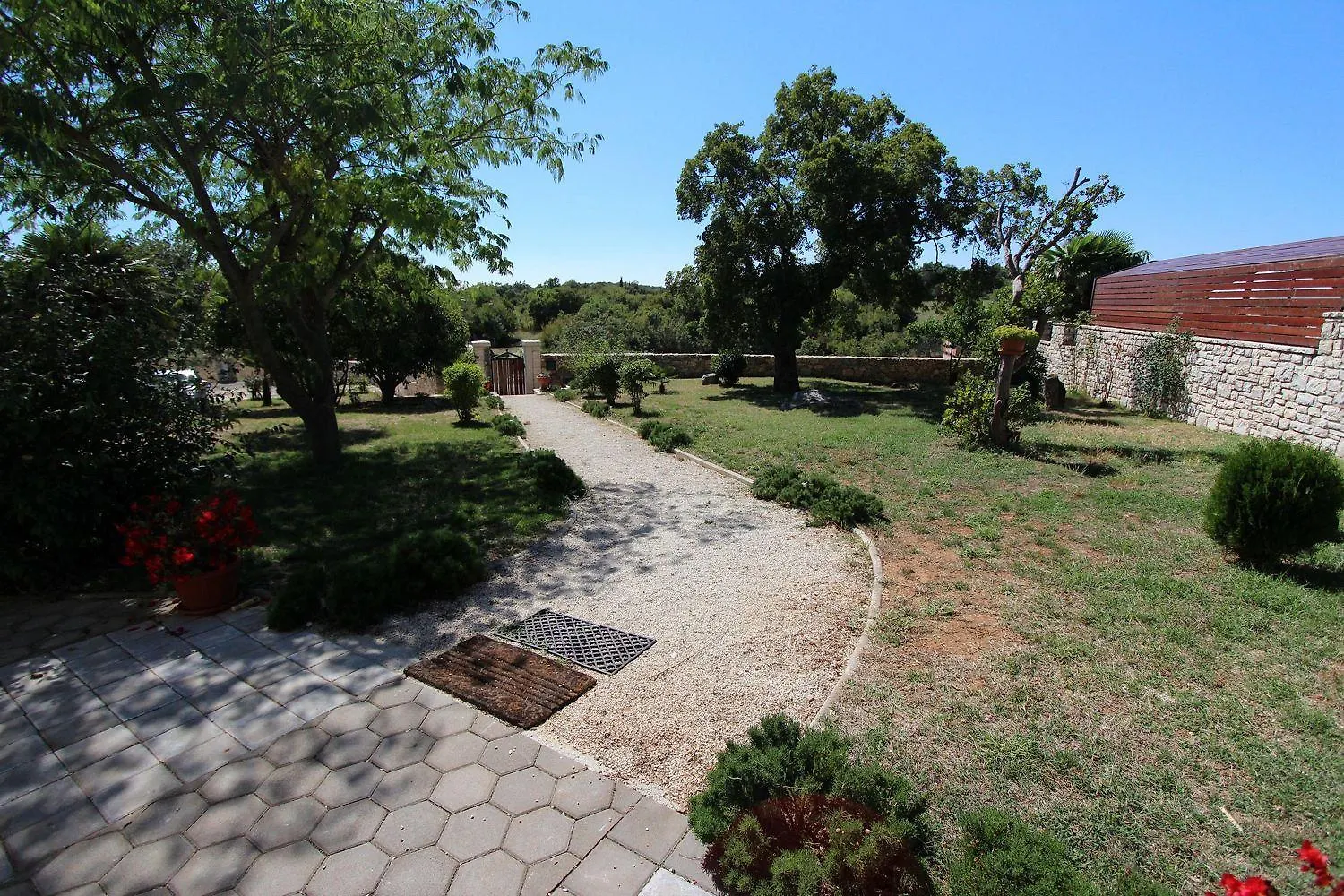 Traumhaftes Apartment Mit Salzwasserpool, Willkommendrink, Grillbereich - Bei Rovinj Pajkovici