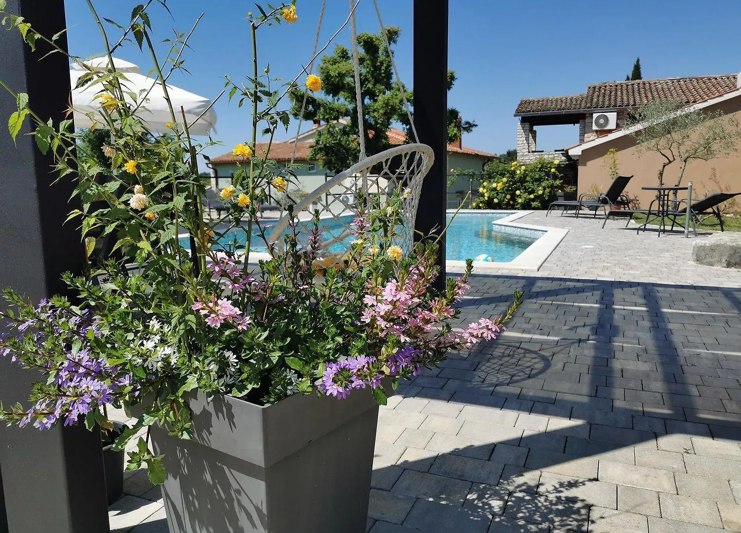 Traumhaftes Apartment Mit Salzwasserpool, Willkommendrink, Grillbereich - Bei Rovinj Pajkovici